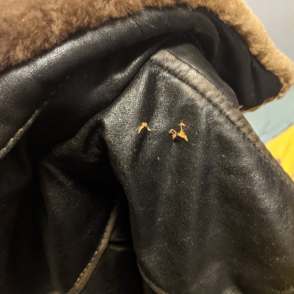 Leather jacket - Picture 2 of 5